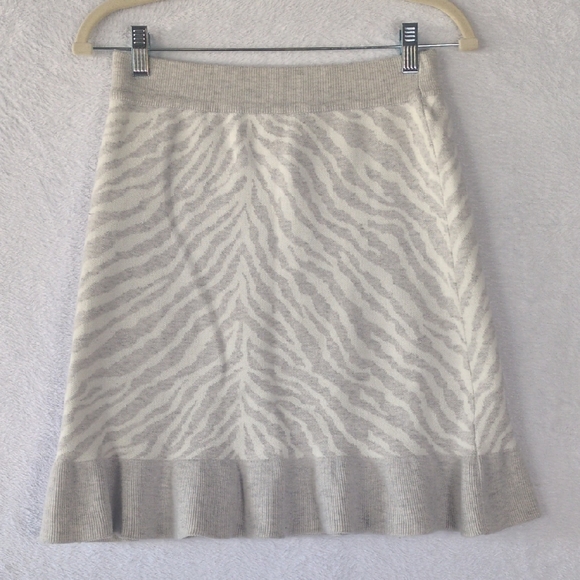 Dolan Gray & White‎ Zebra Print Knit Skirt Size XS - Picture 1 of 5